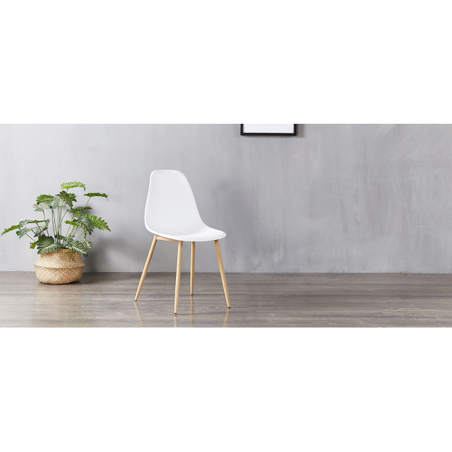 chaise scandinave avec pieds obliques - Ela