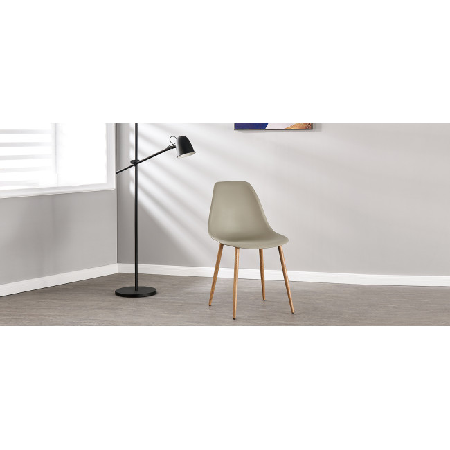 chaise scandinave avec pieds obliques - Ela