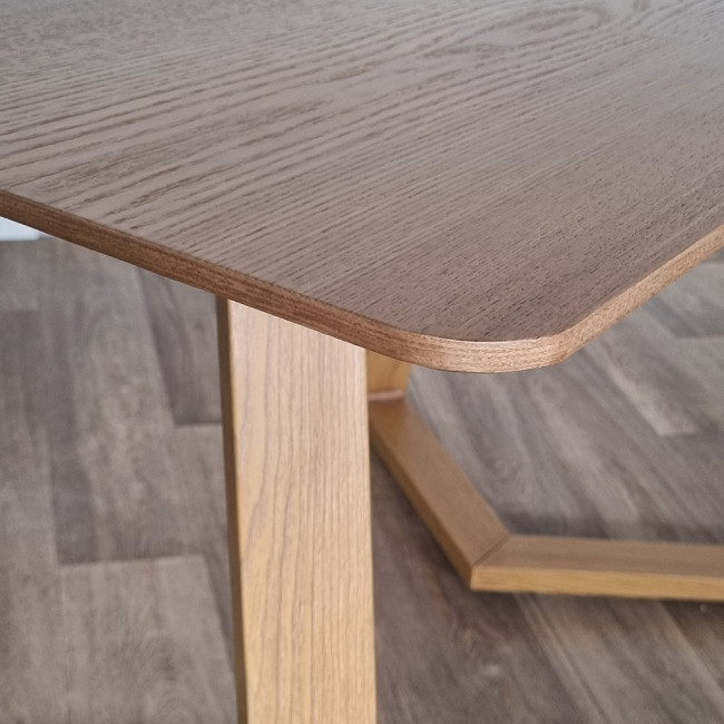 Table à manger coloris chêne 120cm Trevi - Offre limitée !