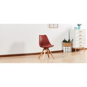 Chaise scandinave avec piètement en bois – Helsinki