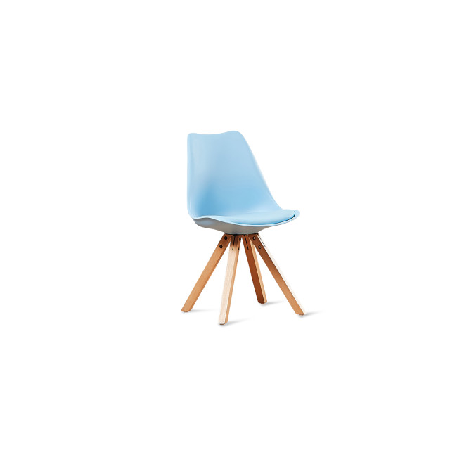 Chaise scandinave avec piètement en bois – Helsinki
