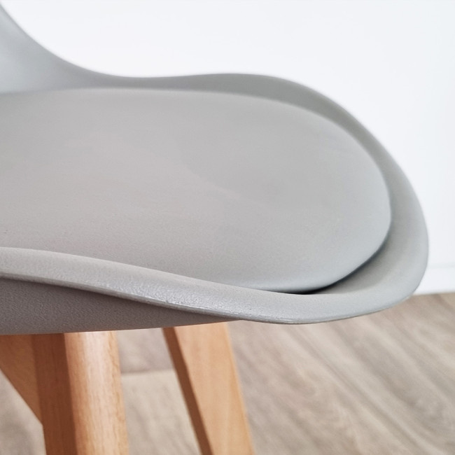 Chaise style scandinave Bjorn – Piètement en bois premium