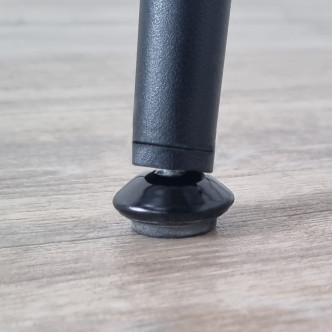 Tabouret de bar tissu bouclette noir et pivotant 360 ° en cannage de rotin - Neo