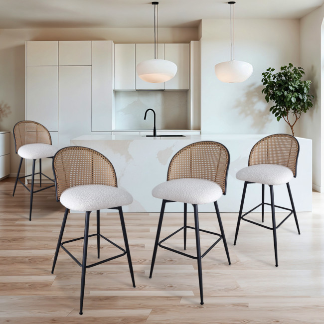 Lot de 4 tabourets tissu bouclette blanc et pivotant 360 ° en cannage de rotin - Neo
