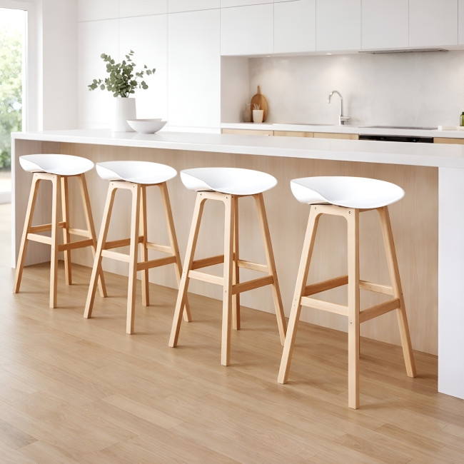 Lot de 4 tabourets scandinaves blancs Bera